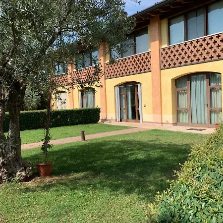 شقة Borghetto, Mini-loft Di Charme Con Giardino E Piscina