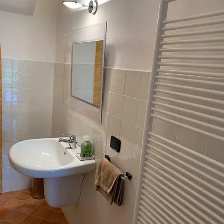 شقة Borghetto, Mini-loft Di Charme Con Giardino E Piscina Borghetto (Verona)